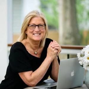 Meet your Posher, Felicia